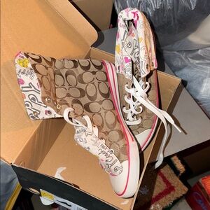 ❗️BN❗️Coach Women's Signature Brown and Pink Sneakers